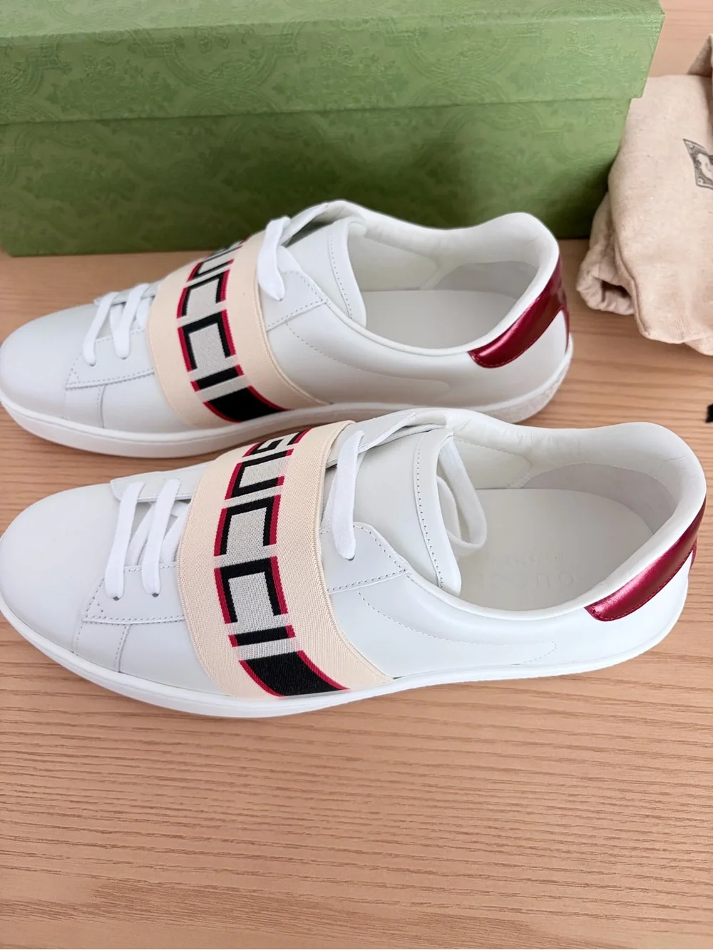 Gucci White Leather Sneakers with Beige Logo Strap